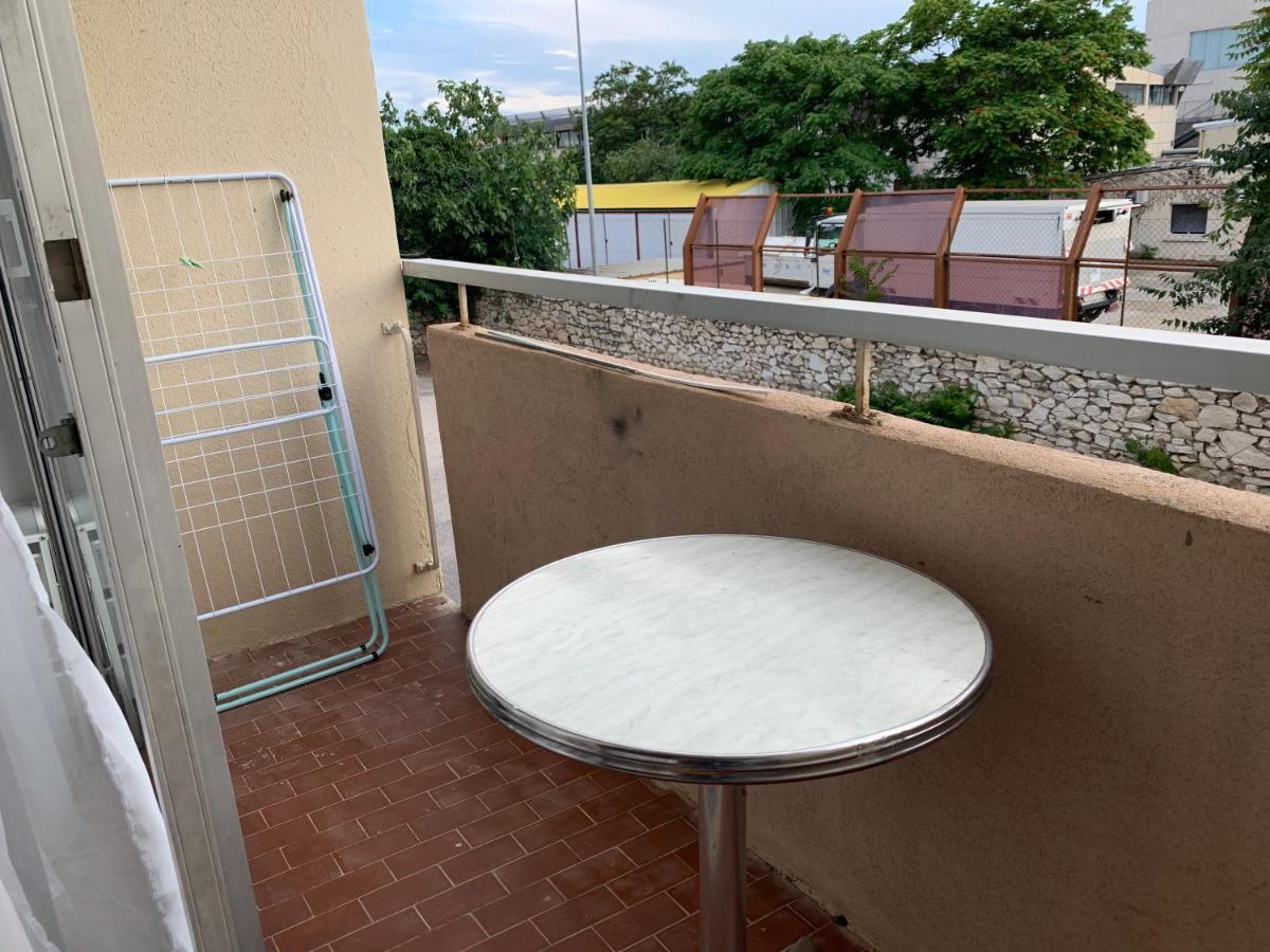 Nimes Studio Les Lavandes Parking Securise Appartement Buitenkant foto